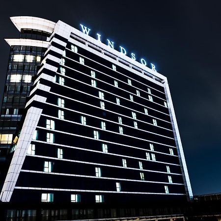 Windsor Hotel & Convention Center อิสตันบูล ภายนอก รูปภาพ Windsor Hotel