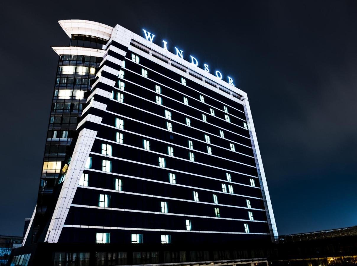 Windsor Hotel & Convention Center อิสตันบูล ภายนอก รูปภาพ Windsor Hotel