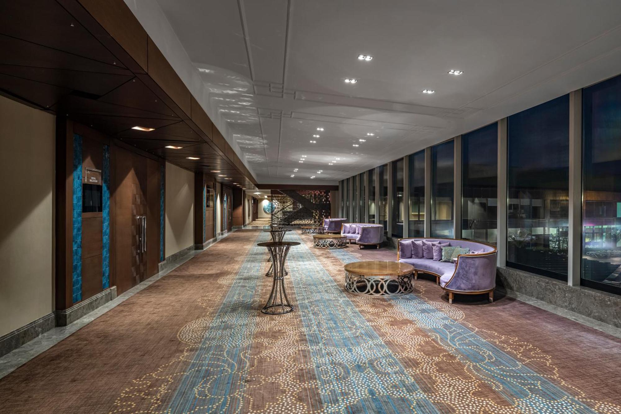 Windsor Hotel & Convention Center อิสตันบูล ภายนอก รูปภาพ The interior of the hotel