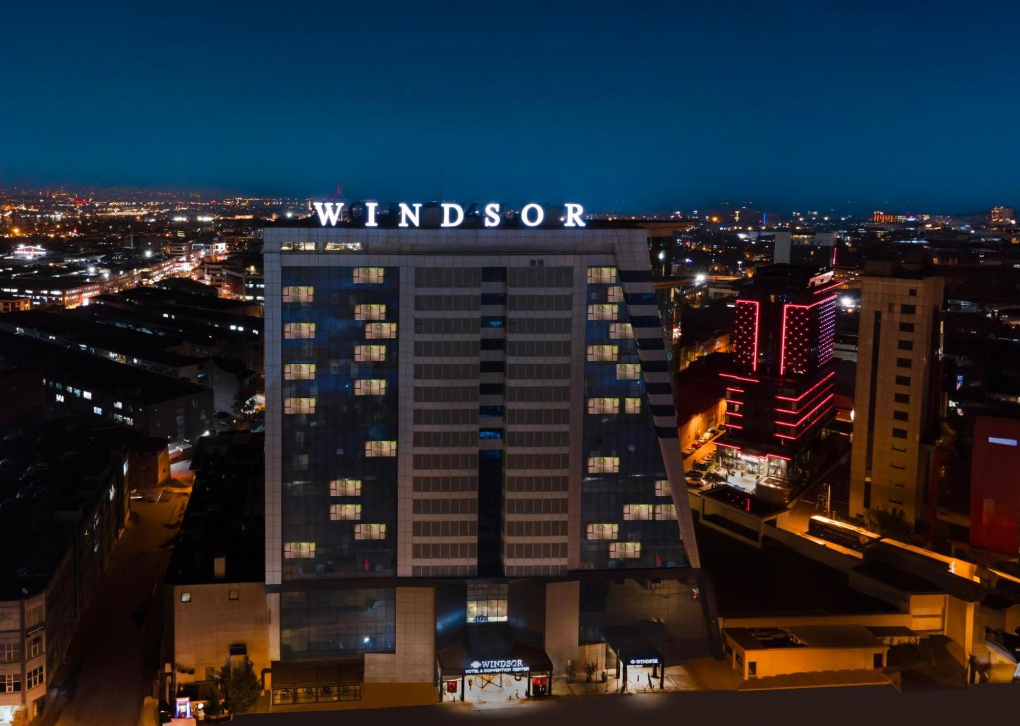 Windsor Hotel & Convention Center อิสตันบูล ภายนอก รูปภาพ Windsor at Night