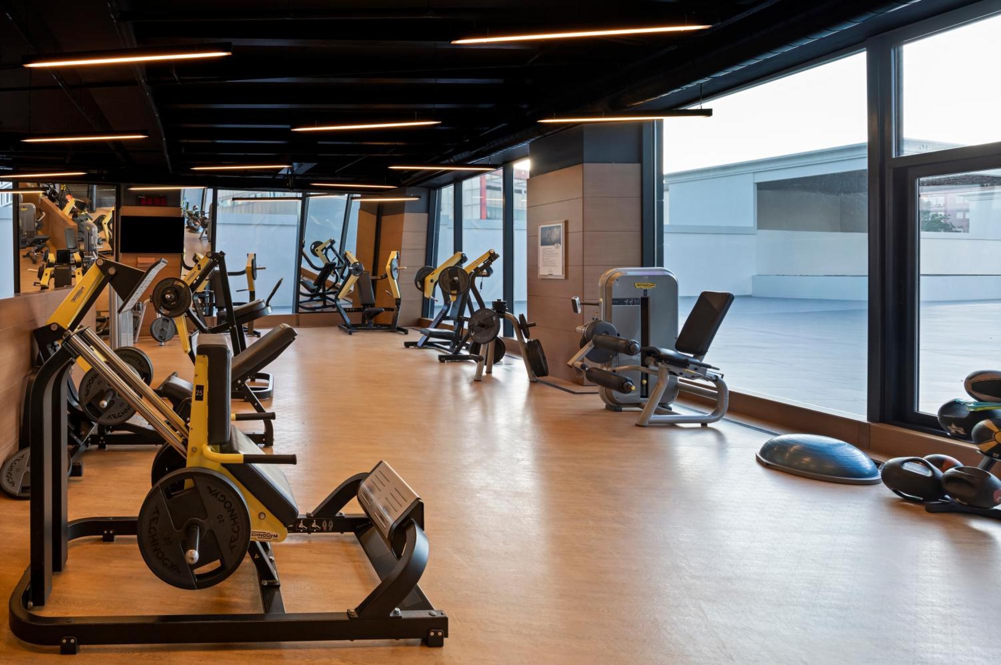 Windsor Hotel & Convention Center อิสตันบูล ภายนอก รูปภาพ The gym at the hotel