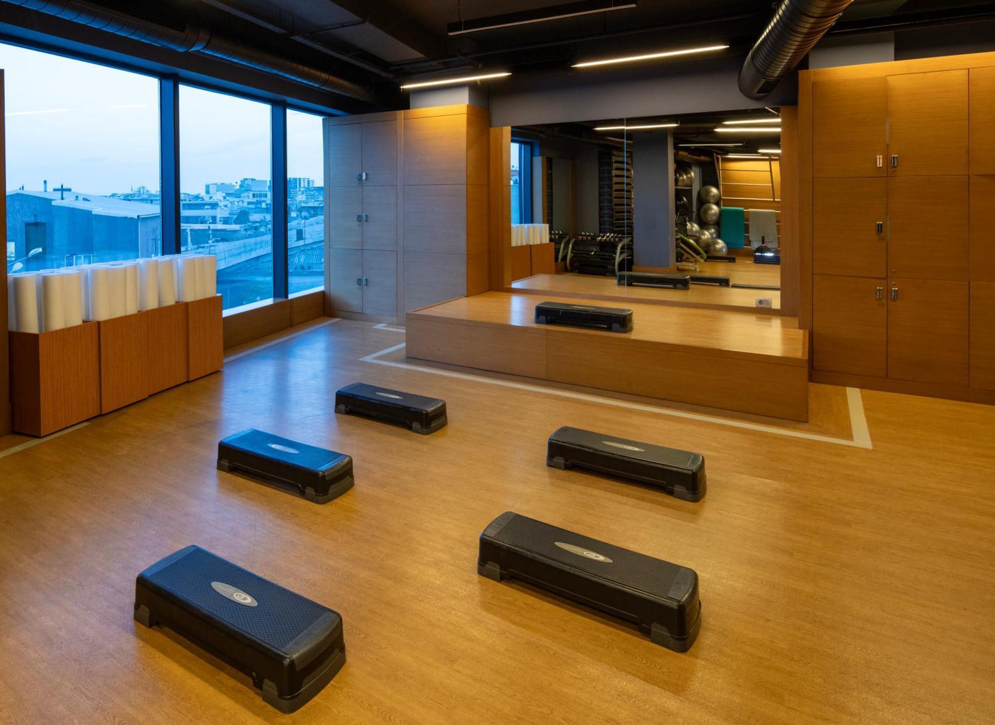 Windsor Hotel & Convention Center อิสตันบูล ภายนอก รูปภาพ Step aerobics