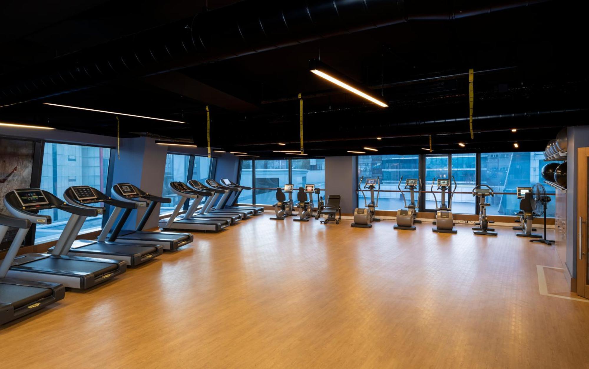 Windsor Hotel & Convention Center อิสตันบูล ภายนอก รูปภาพ The gym at the 1018 building