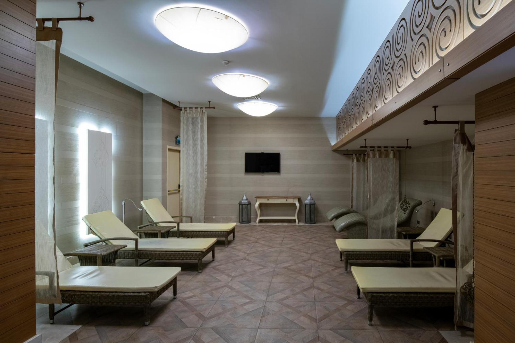 Windsor Hotel & Convention Center อิสตันบูล ภายนอก รูปภาพ The spa at the hotel