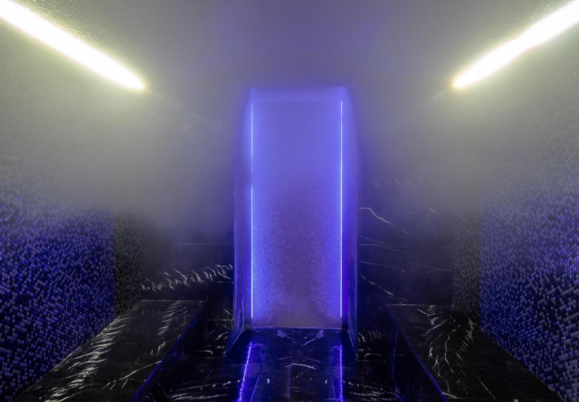 Windsor Hotel & Convention Center อิสตันบูล ภายนอก รูปภาพ The laser harp